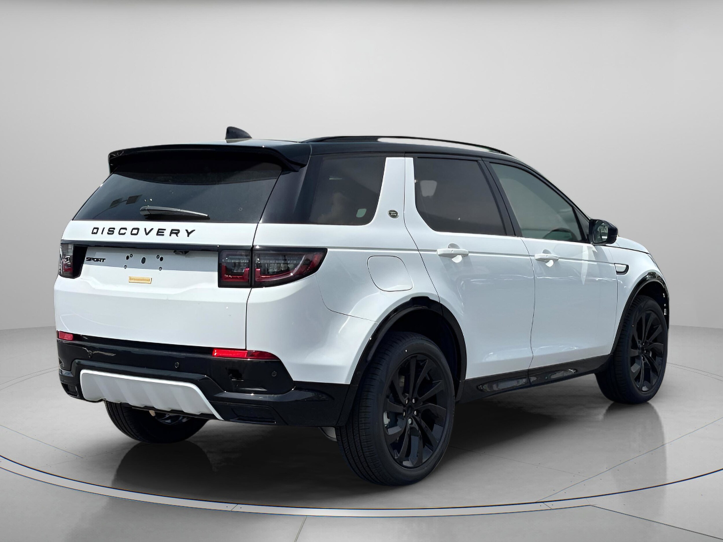 2025 Land Rover Discovery Sport Dynamic SE photo 4