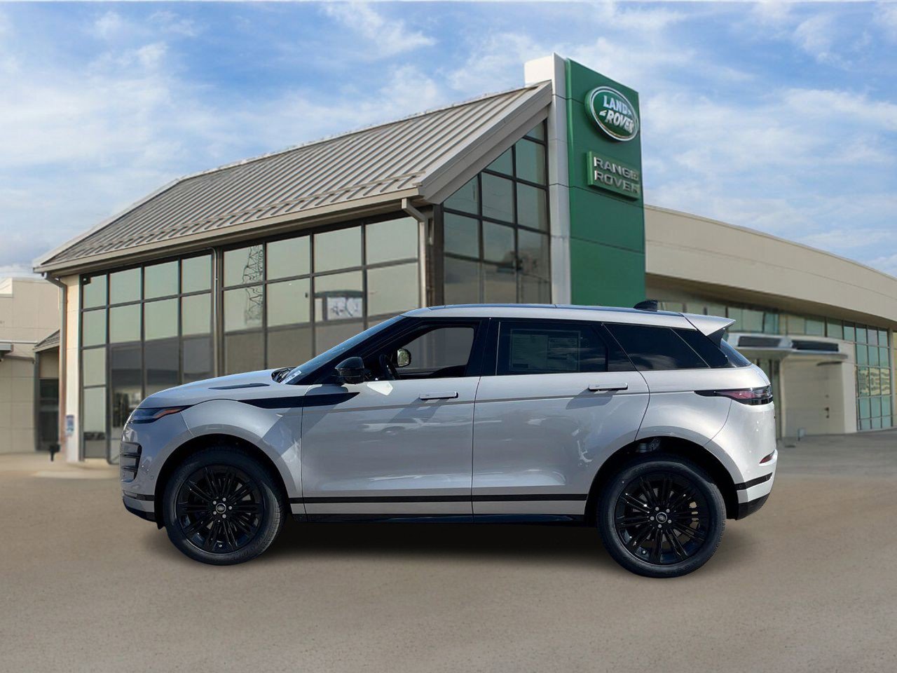 2026 Land Rover Range Rover Evoque Dynamic SE photo 2