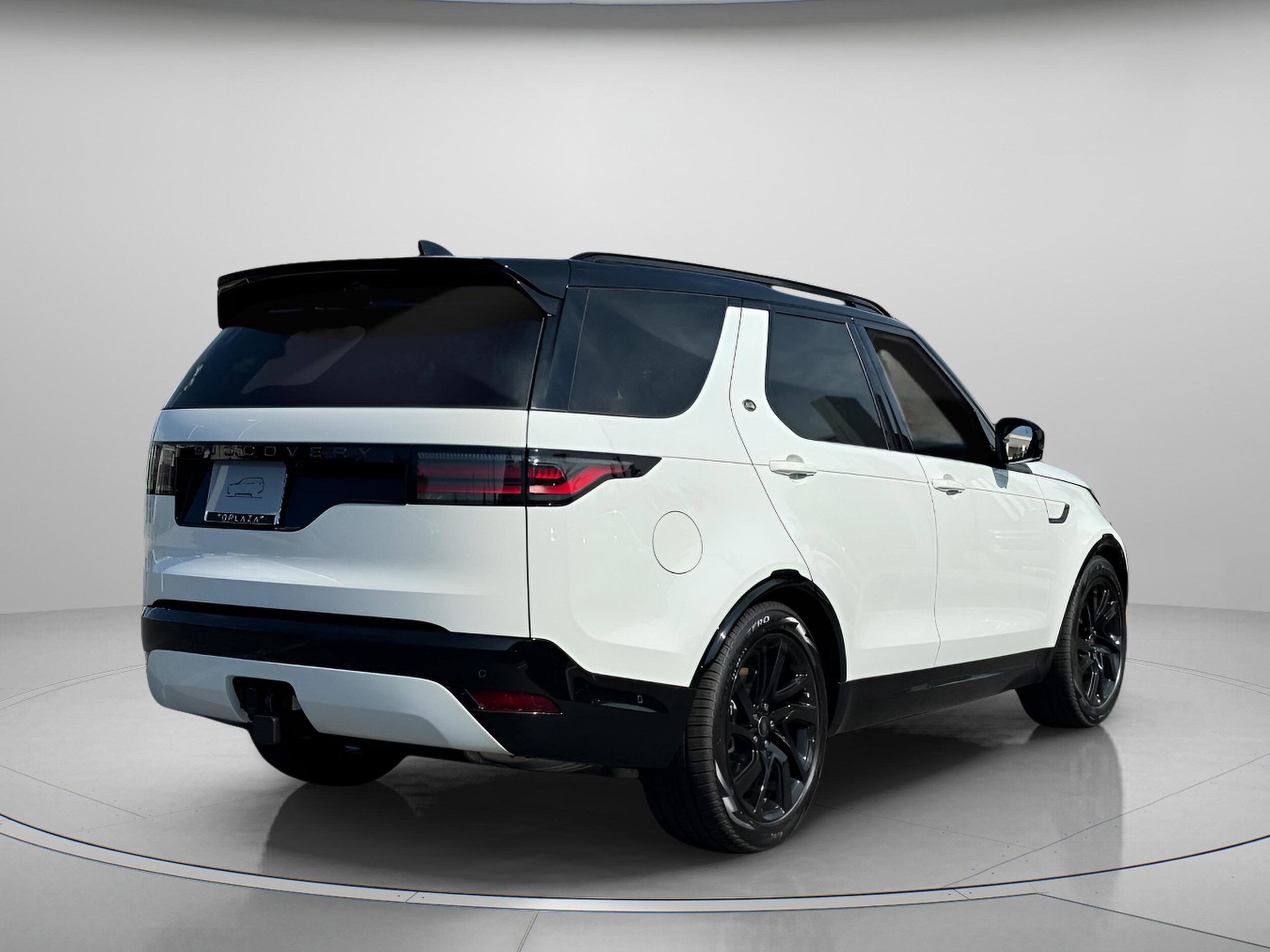 2025 Land Rover Discovery P300 Dynamic SE photo 4