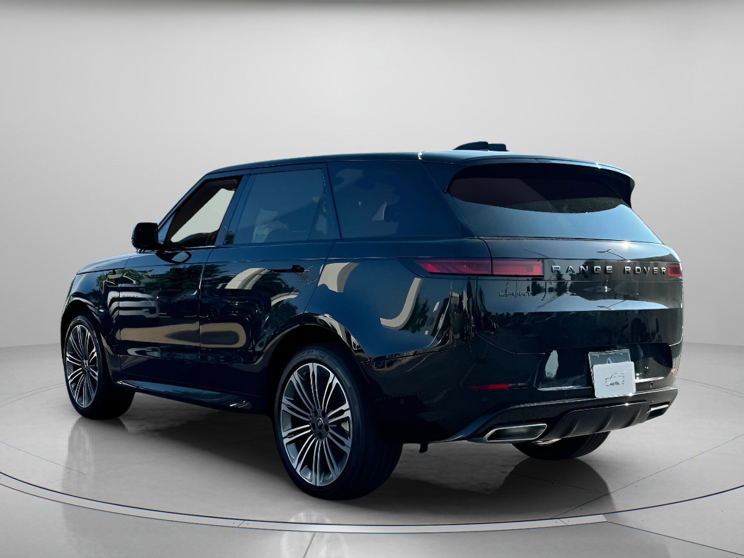 2025 Land Rover Range Rover Sport SE photo 2