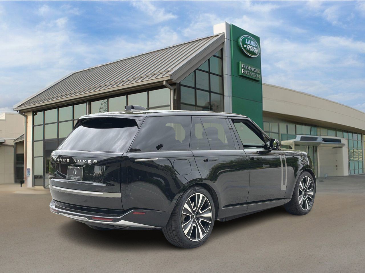 2025 Land Rover Range Rover SE photo 4