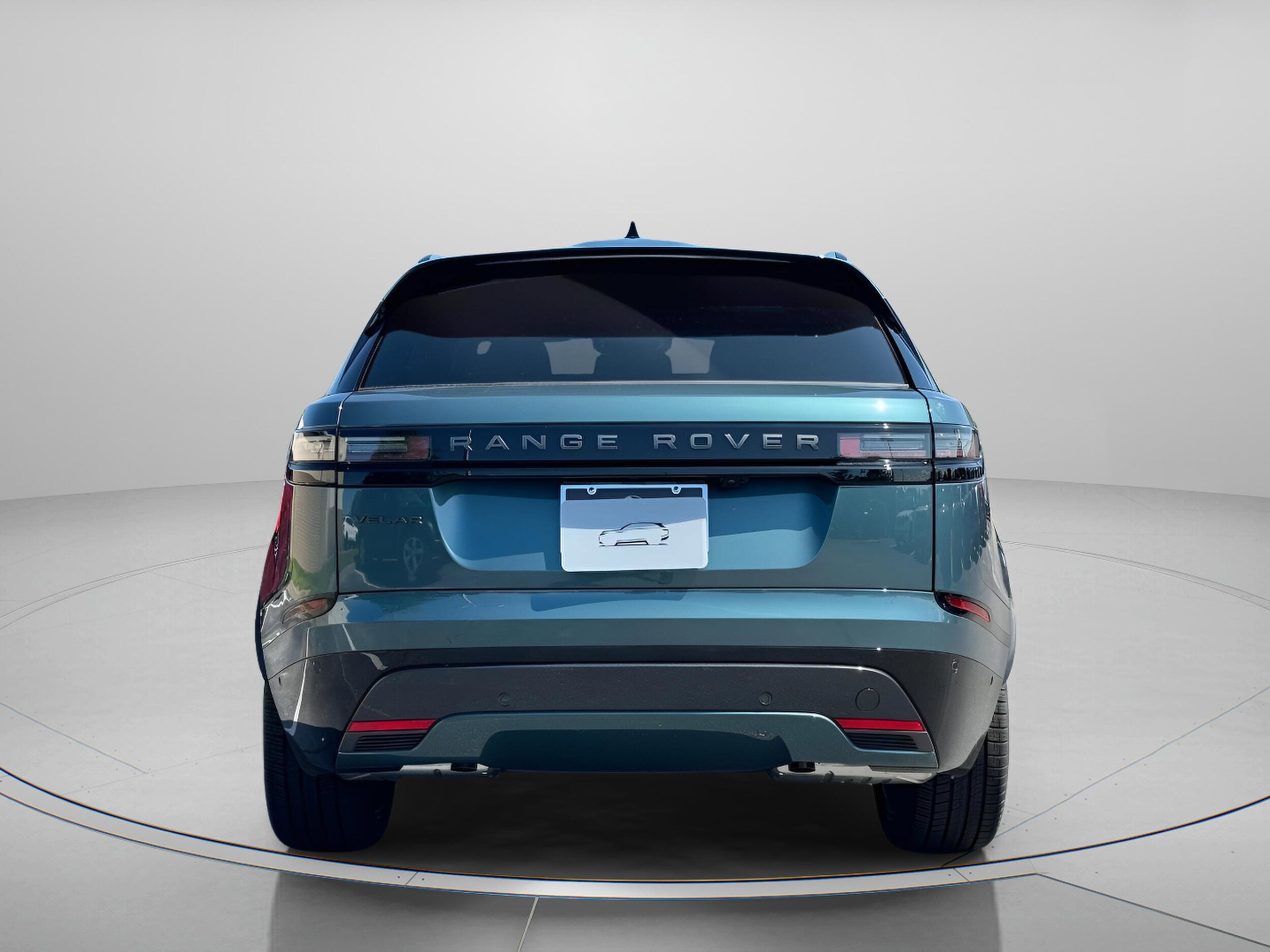 2026 Land Rover Range Rover Velar P250 Dynamic SE photo 3