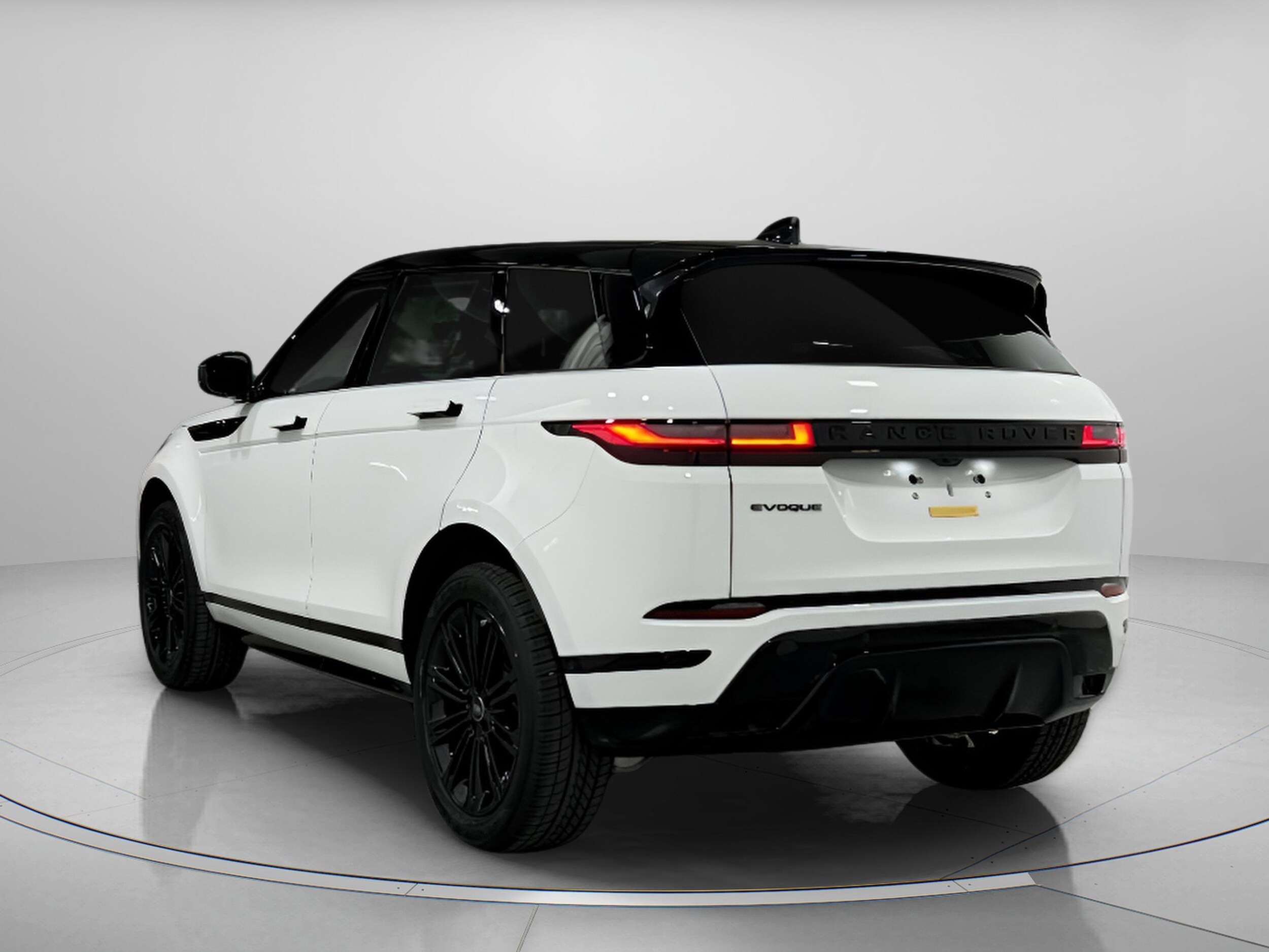 2026 Land Rover Range Rover Evoque Dynamic SE photo 3