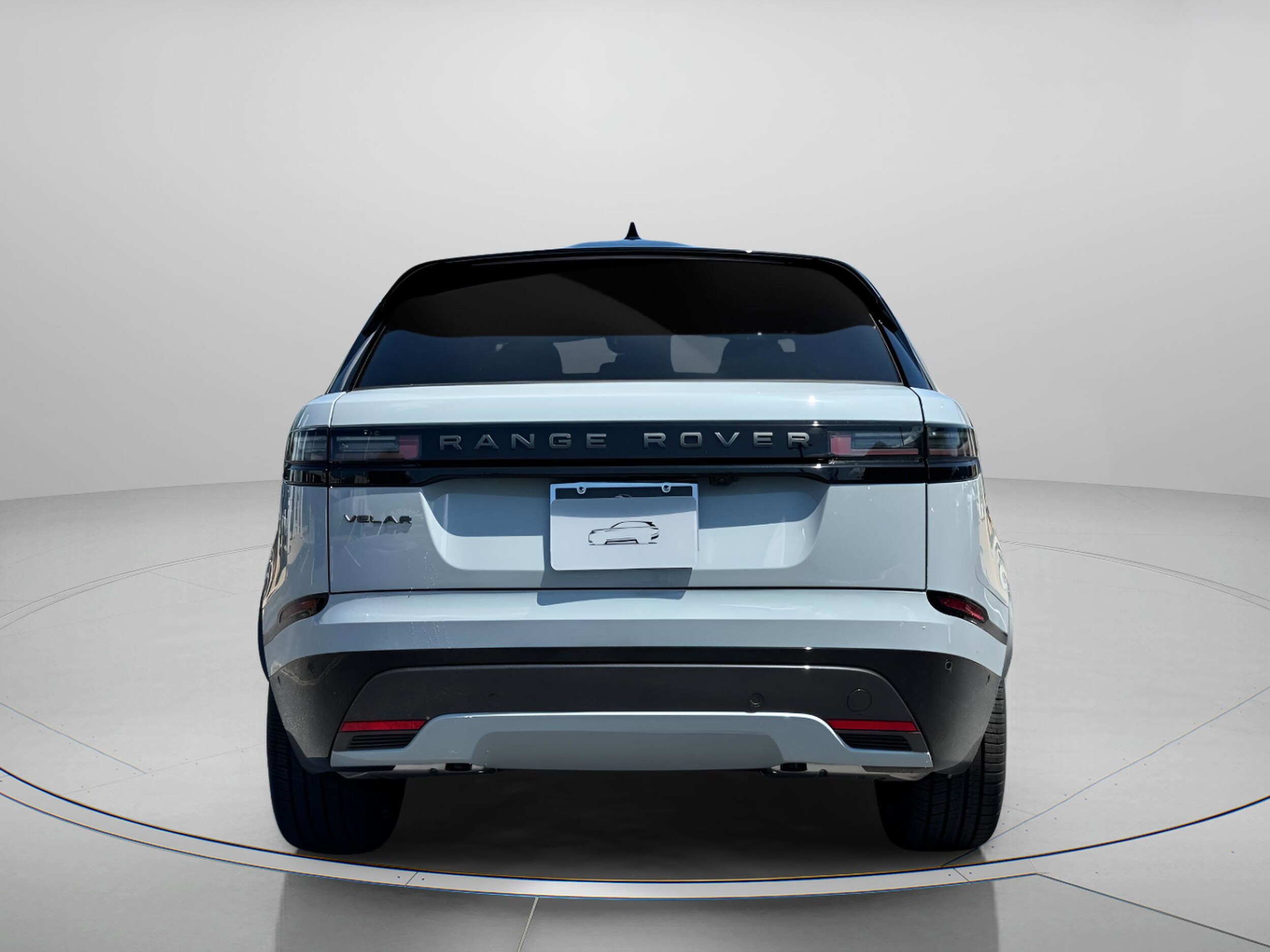 2026 Land Rover Range Rover Velar P250 Dynamic SE photo 4