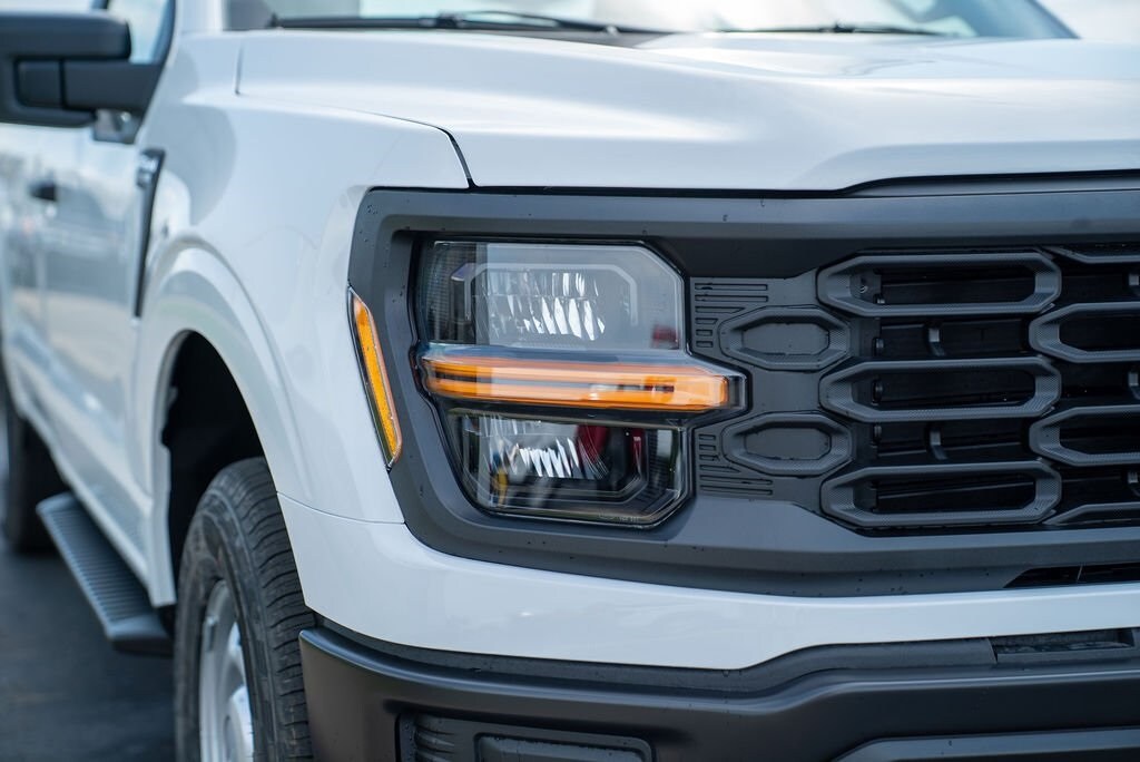 2025 Ford F-150 XL photo 4