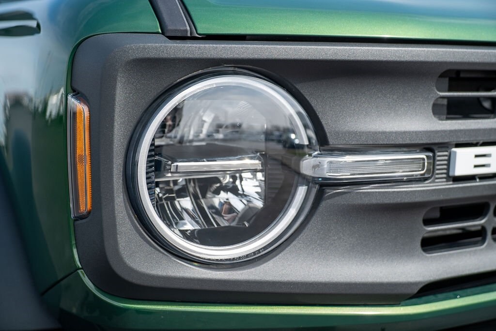 2024 Ford Bronco Black Diamond photo 3
