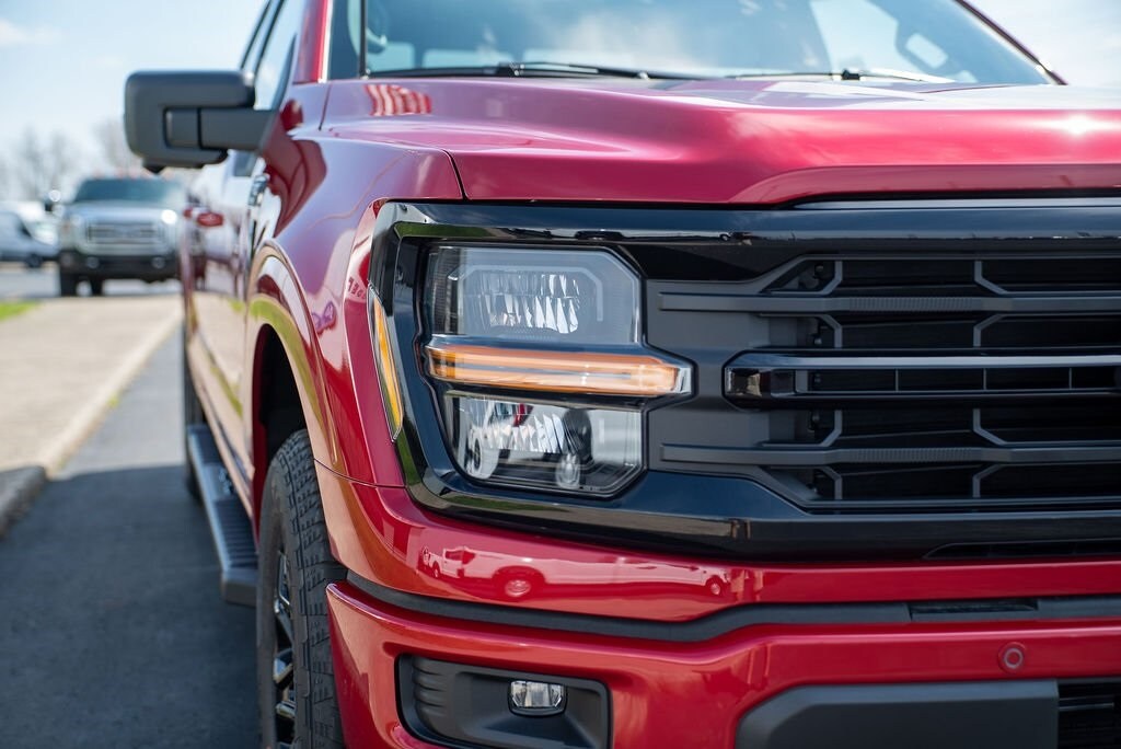 2025 Ford F-150 XLT photo 4
