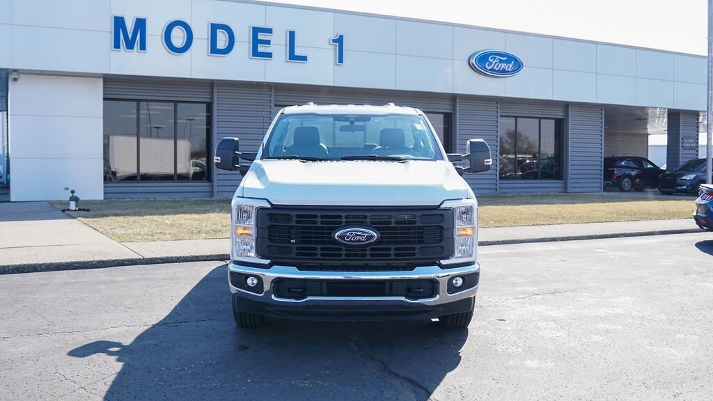 2025 Ford F-250 XL photo 2