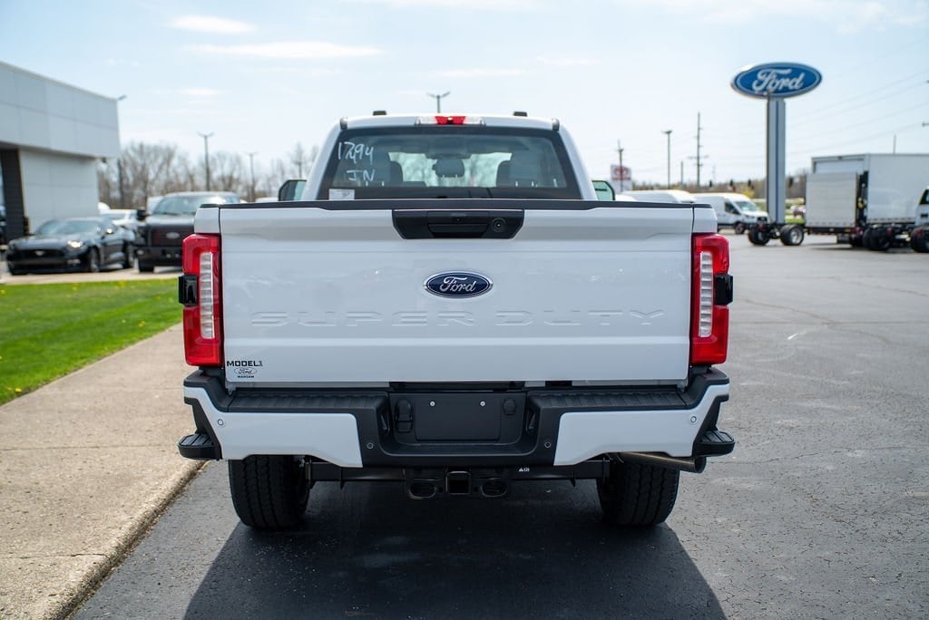 2025 Ford F-350 Super Duty XL - Photo 12