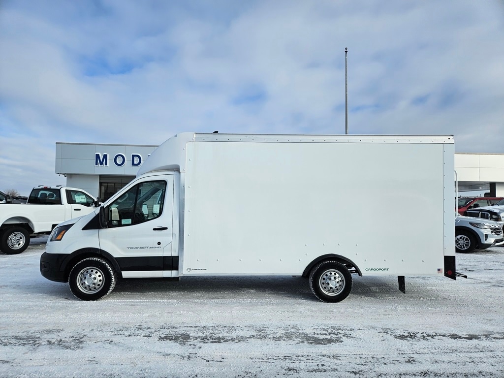 2024 Ford Transit Cutaway Base