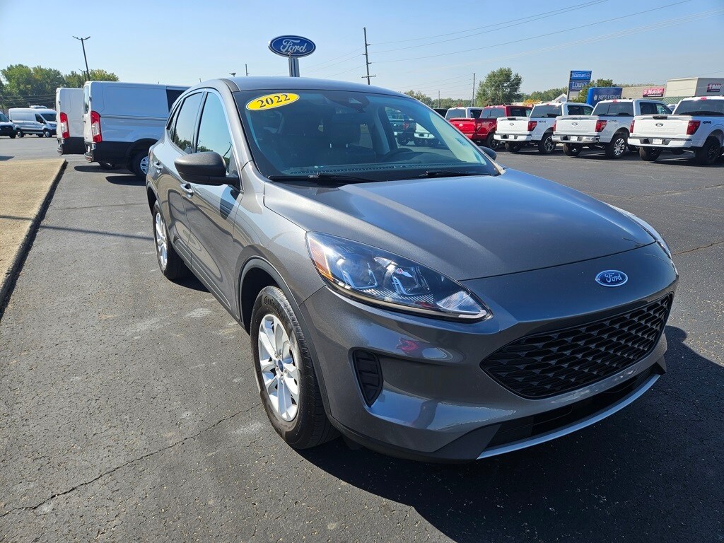 2022 Ford Escape SE photo 3