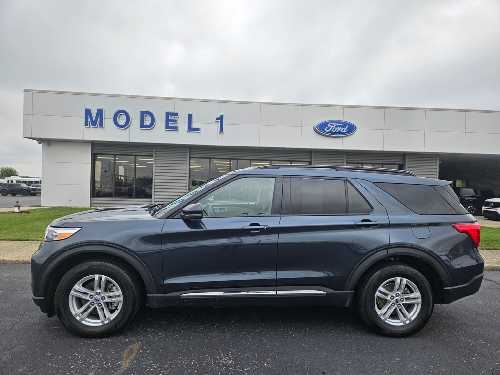 2023 Ford Explorer XLT's photo