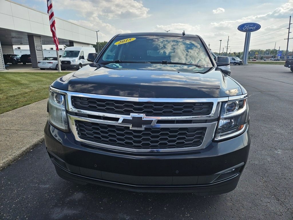 2015 Chevrolet Suburban 1500 LT photo 2