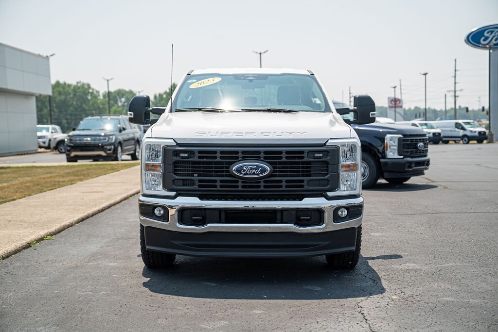 2023 Ford F-250 XL photo 2