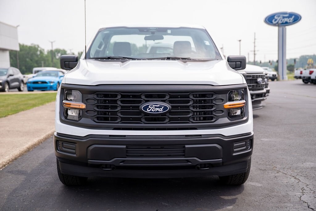 2025 Ford F-150 XL photo 2