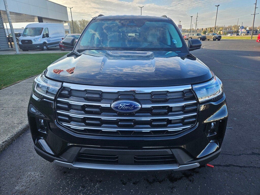 2026 Ford Explorer photo 2