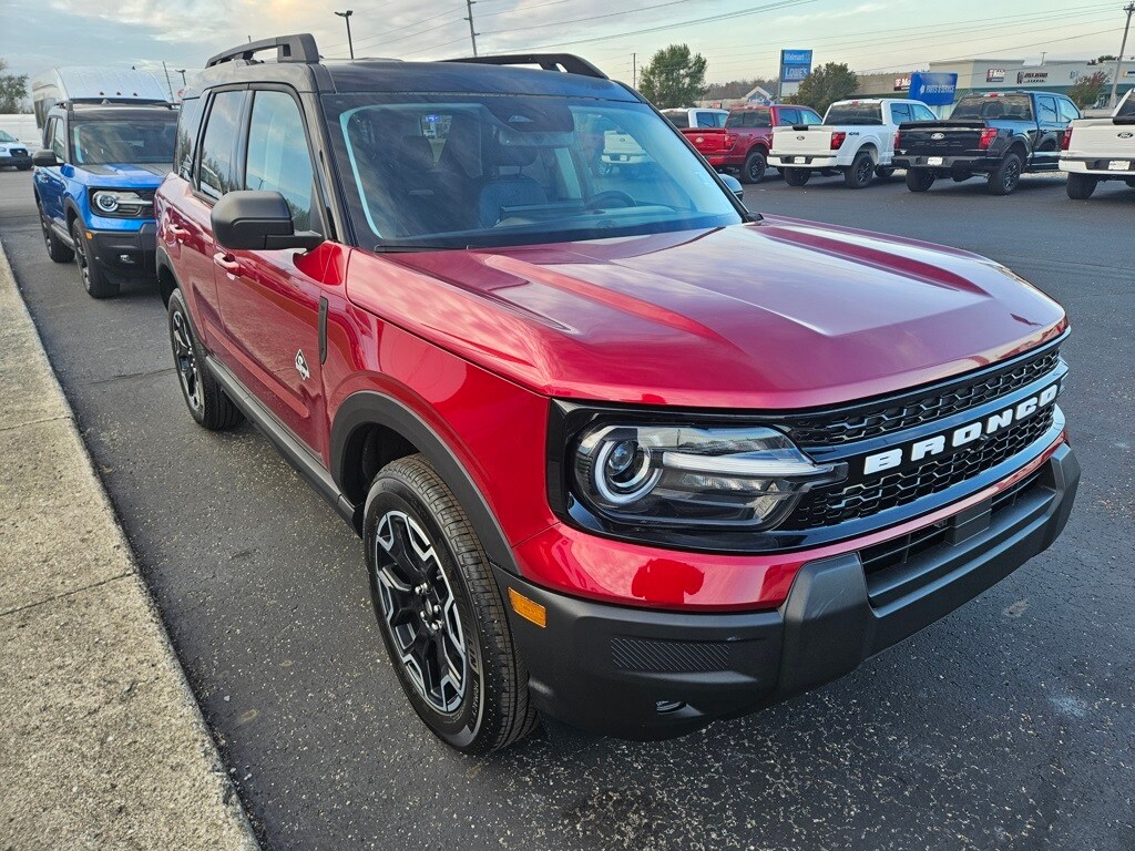 2025 Ford Bronco Sport Outer Banks photo 3