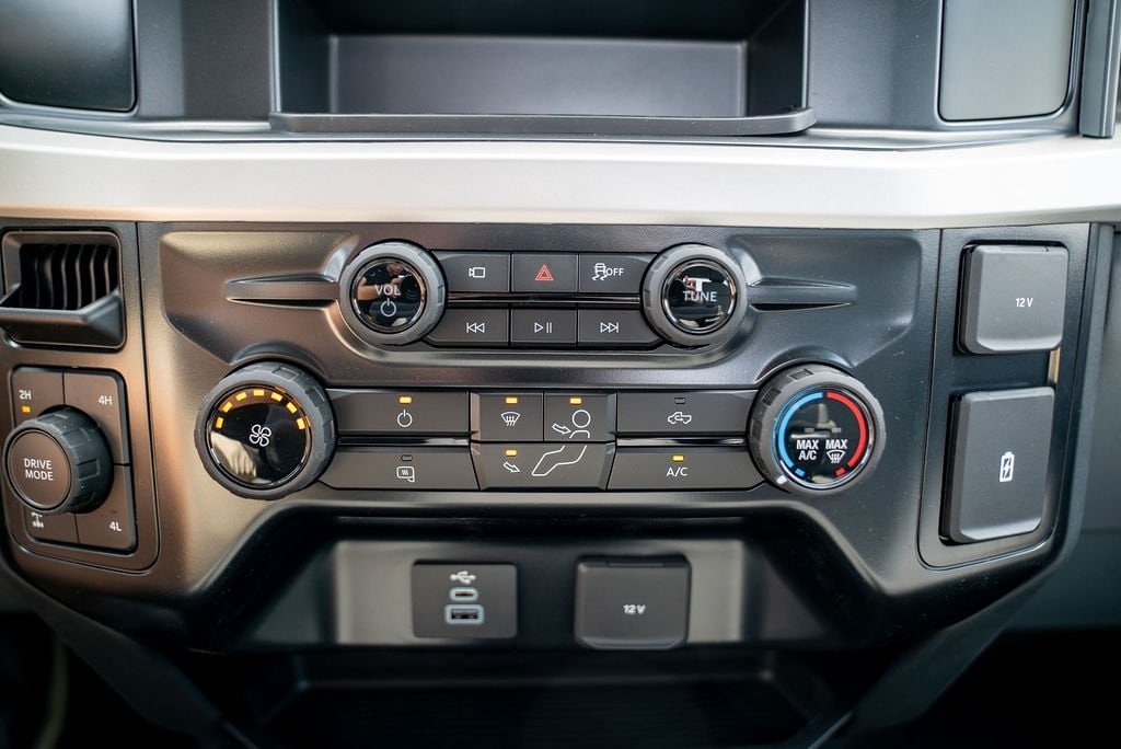 2025 Ford F-350 Super Duty XL - Photo 25
