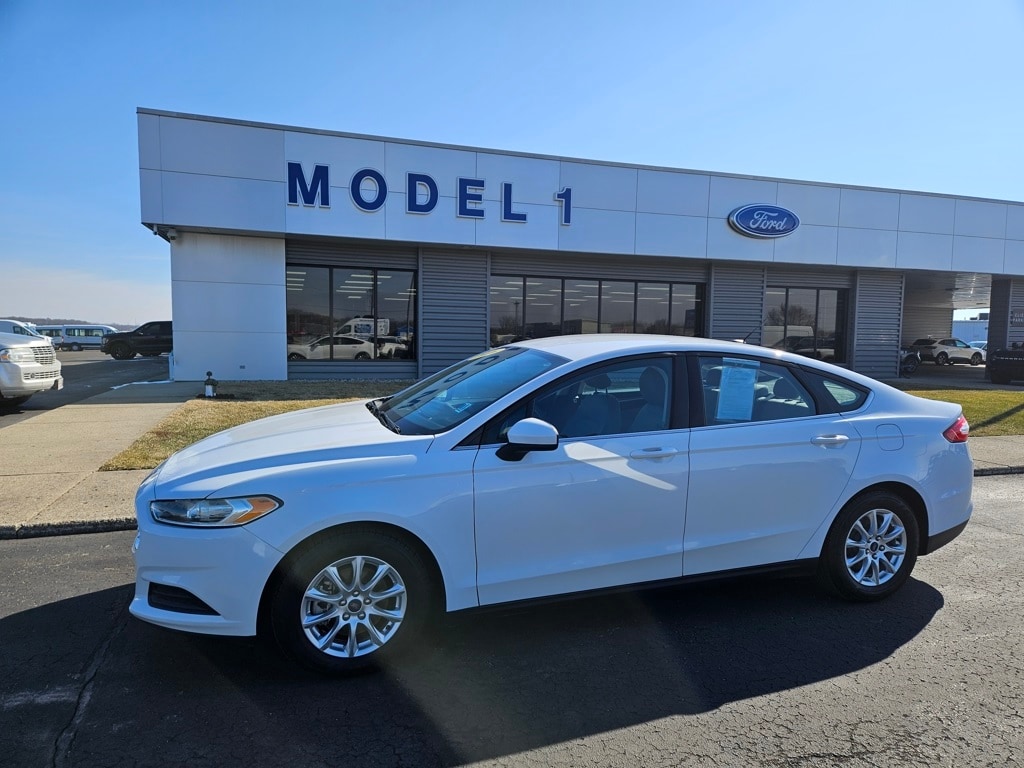 2016 Ford Fusion S