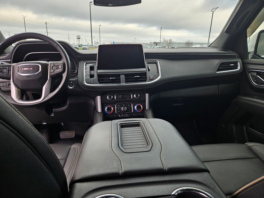 2023 GMC Yukon XL SLT - Photo 16