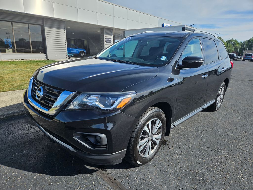 Used 2017 Nissan Pathfinder SV with VIN 5N1DR2MM6HC908409 for sale in Warsaw, IN