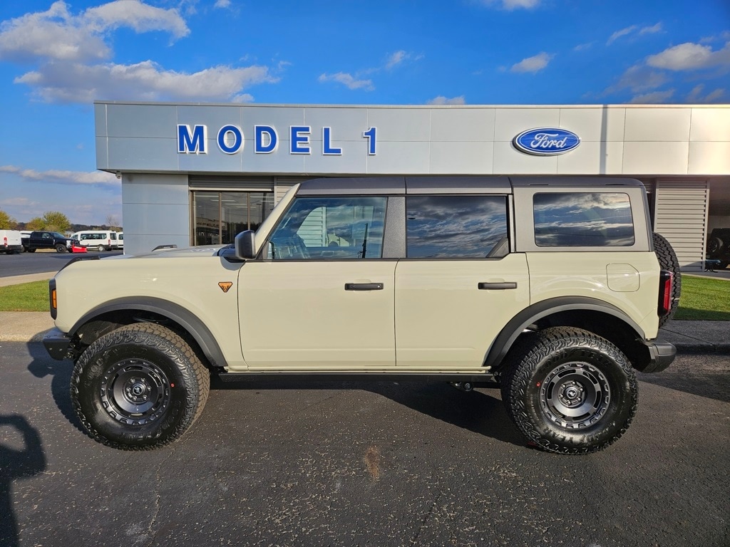 New 2025 Ford Bronco Badlands SUV