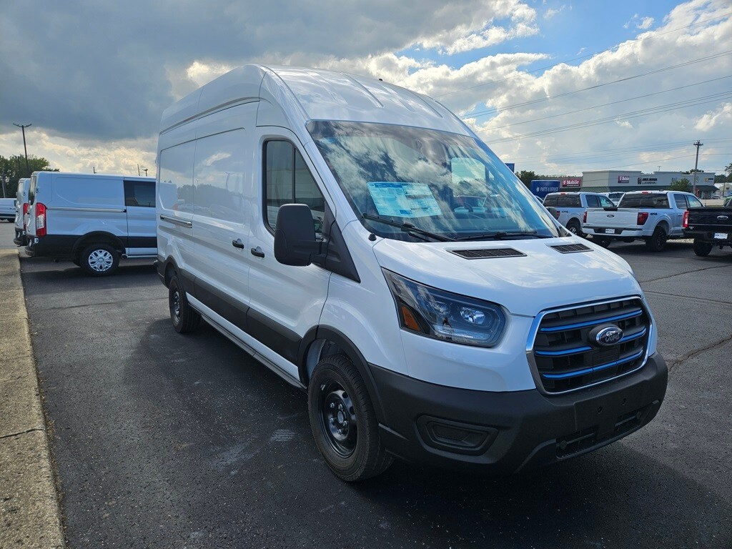 2025 Ford Transit photo 4
