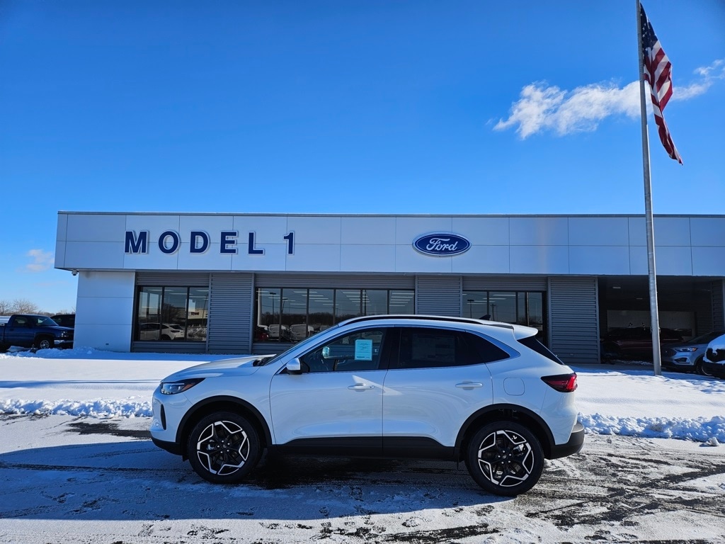 2026 Ford Escape Platinum's photo