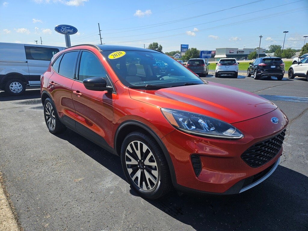 2020 Ford Escape SE Sport Hybrid photo 4