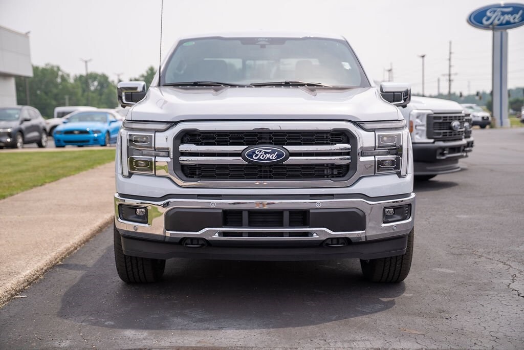 2025 Ford F-150 Lariat photo 2