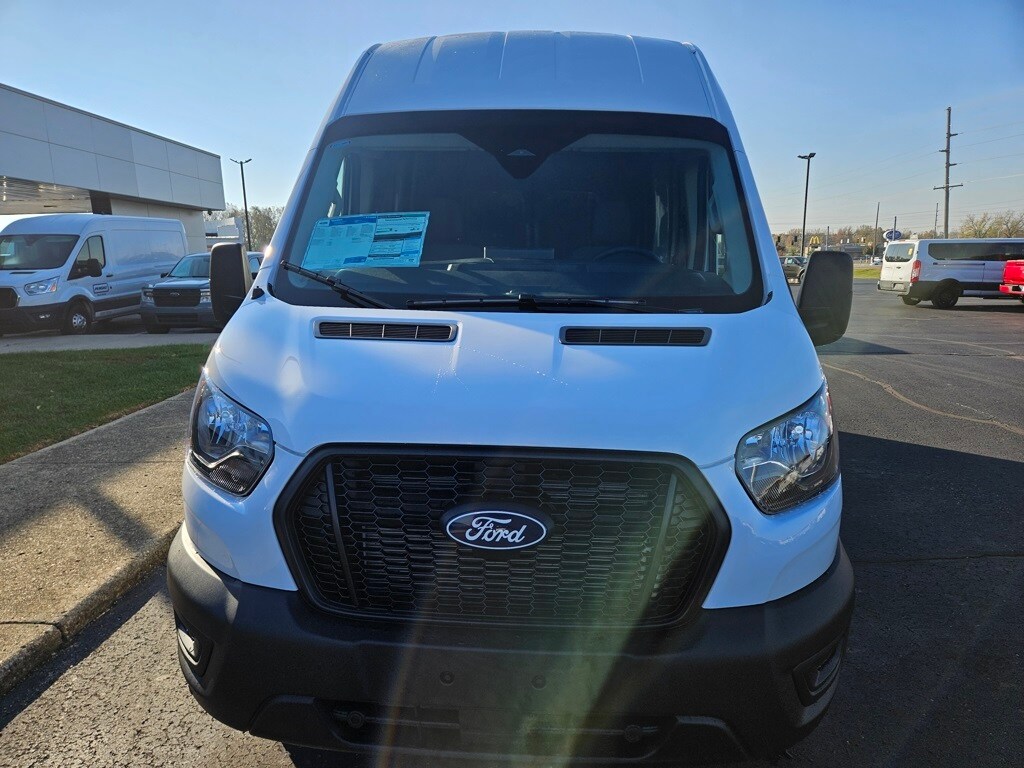 2026 Ford Transit photo 3