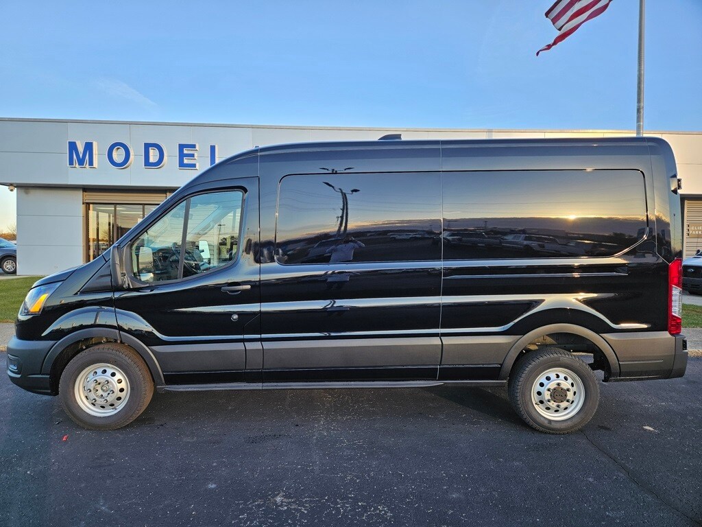 2026 Ford Transit photo 2