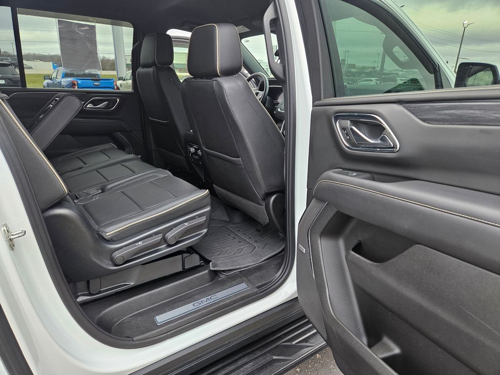 2023 GMC Yukon XL SLT - Photo 26