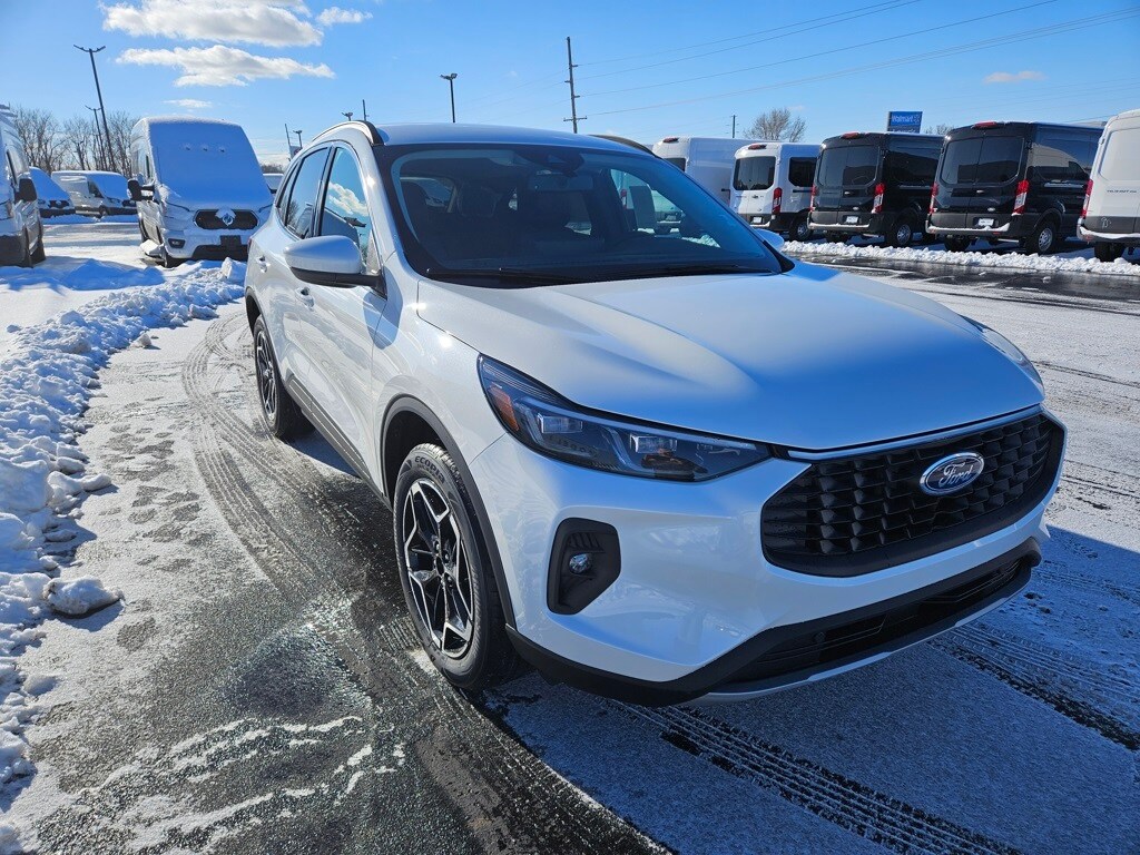 New 2026 Ford Escape Platinum SUV