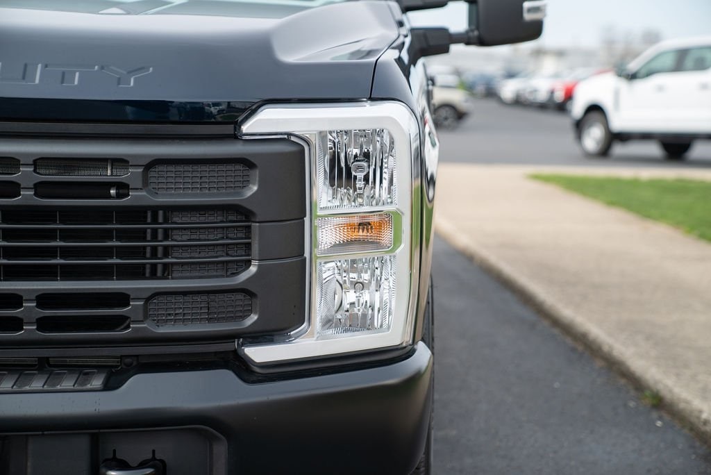 2025 Ford F-250 Super Duty XL - Photo 6
