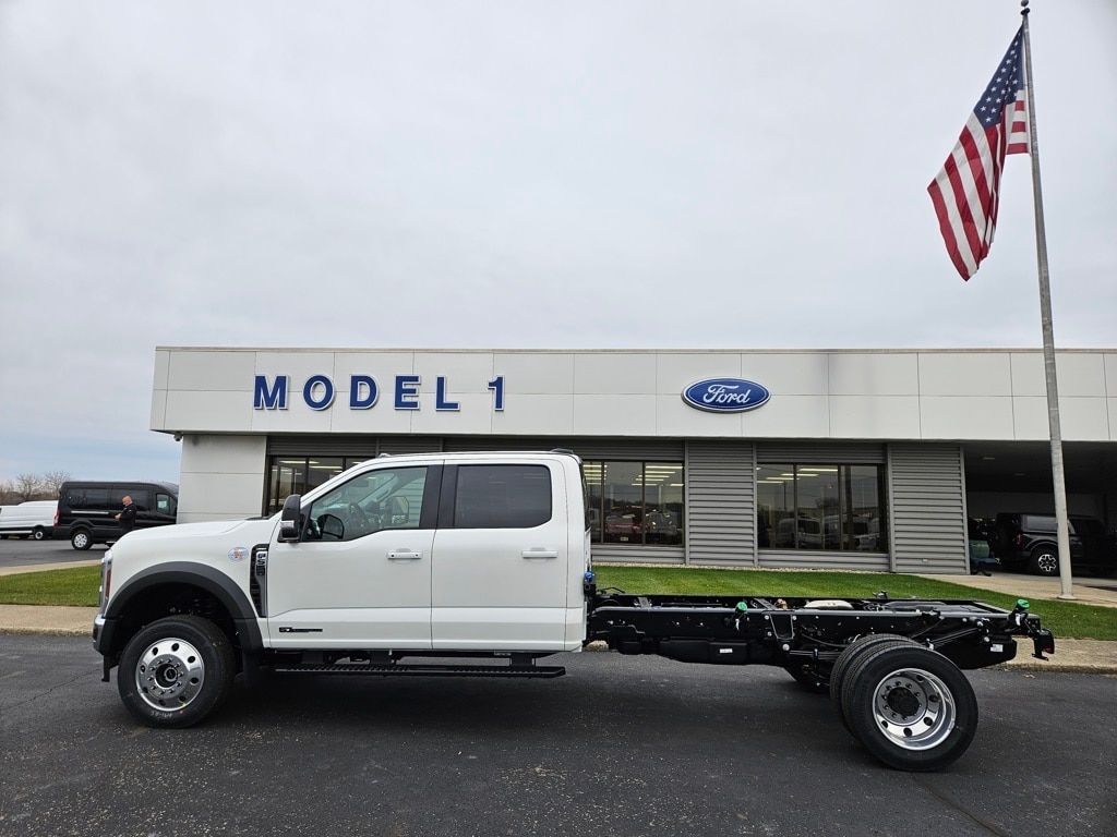 2026 Ford F-550 Super Duty Chassis Cab Lariat's photo