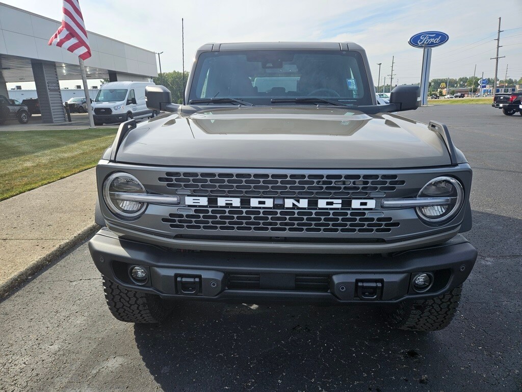 2025 Ford Bronco Badlands photo 2