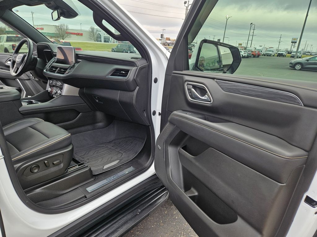 2023 GMC Yukon XL SLT - Photo 29