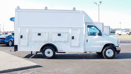 2025 Ford E-350 Cutaway Base Truck