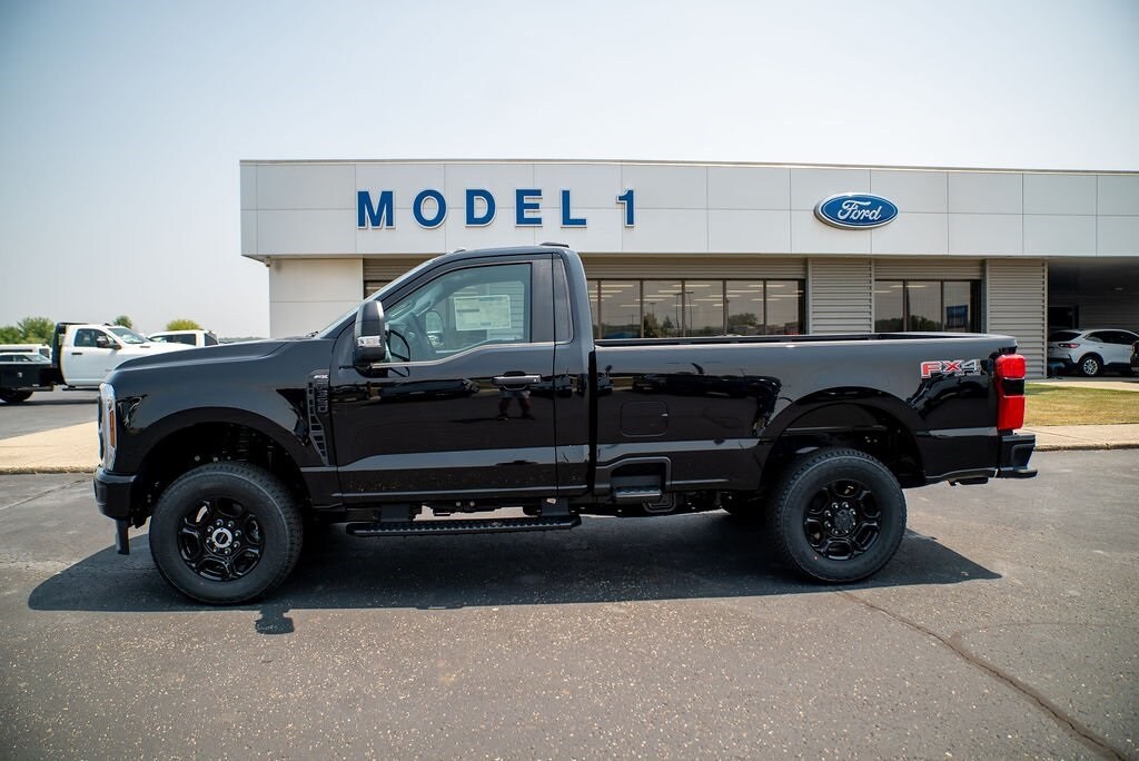 2025 Ford F-350 XL photo 3