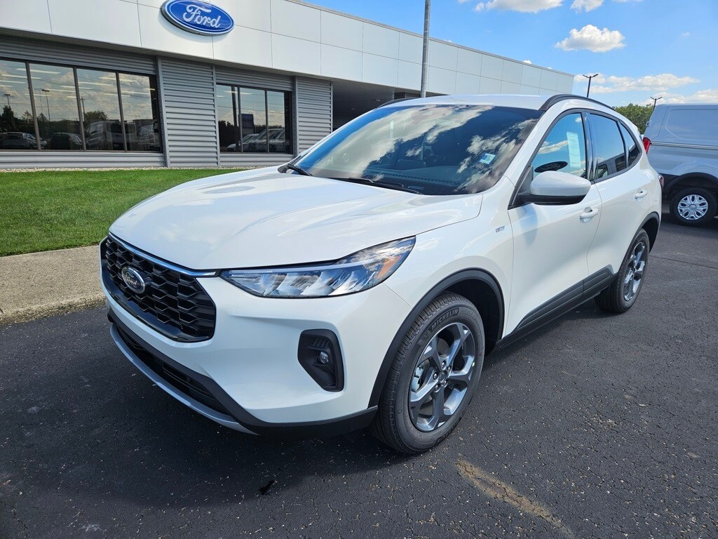 2025 Ford Escape ST-Line Select photo 2