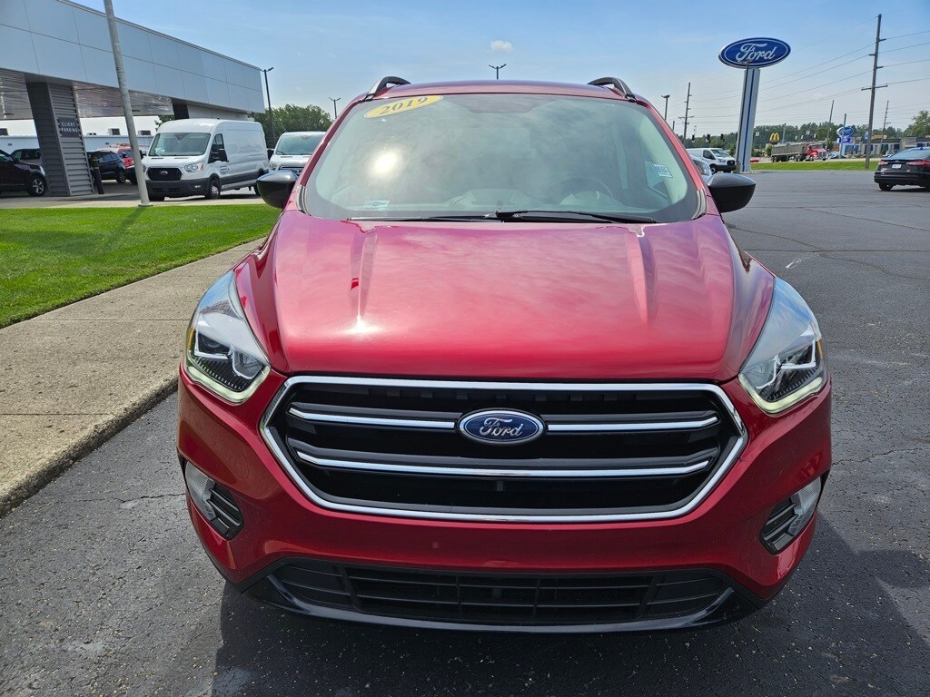 2019 Ford Escape SE photo 2