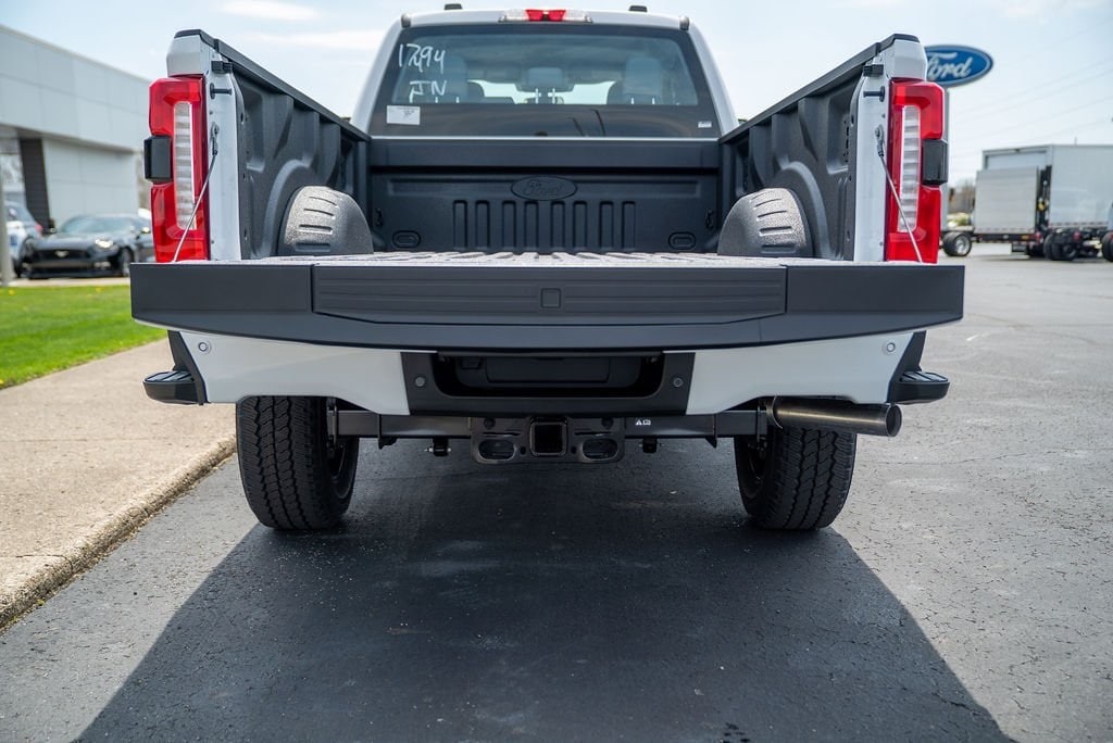 2025 Ford F-350 Super Duty XL - Photo 13