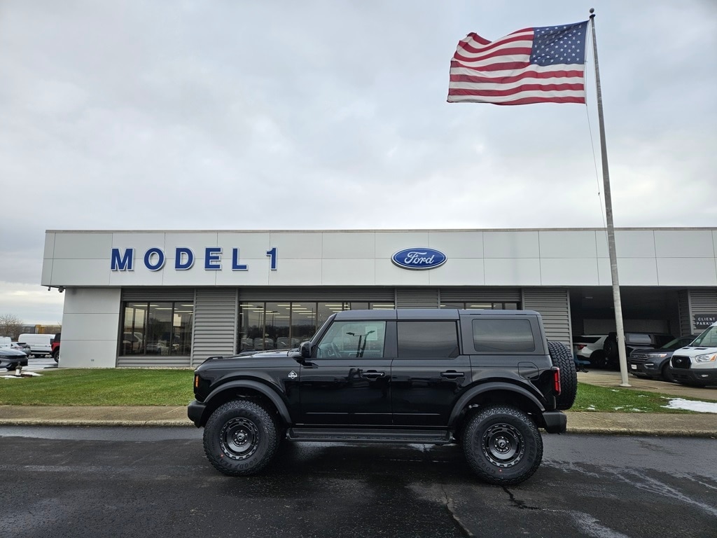2025 Ford Bronco 4-Door Outer Banks's photo