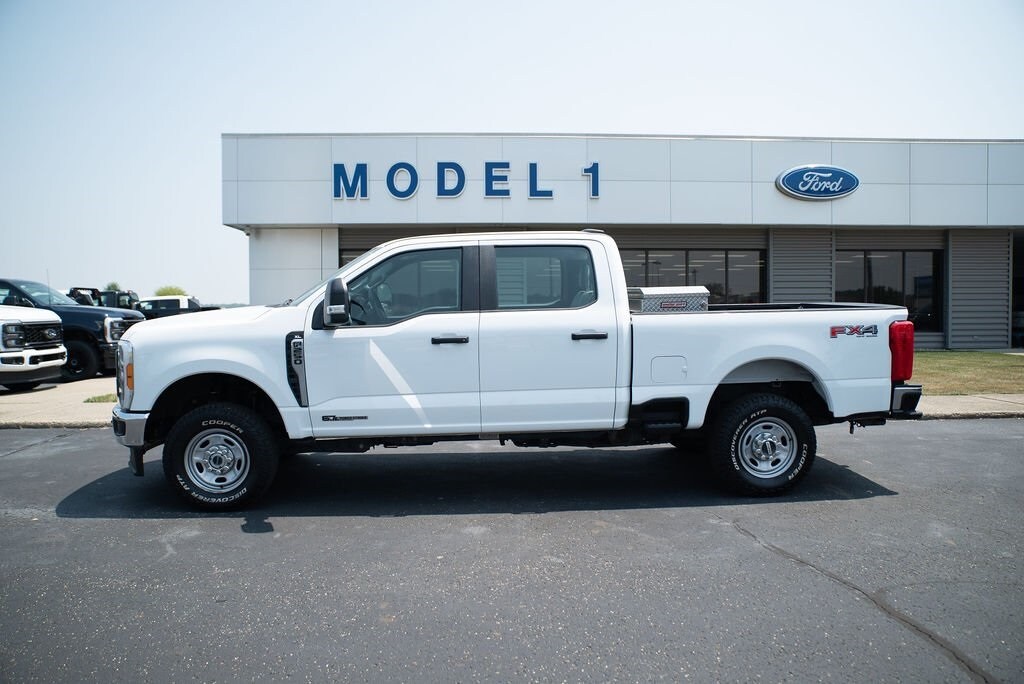 2023 Ford F-250 XL photo 3