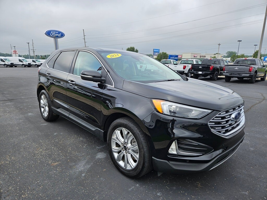 2024 Ford Edge Titanium photo 3