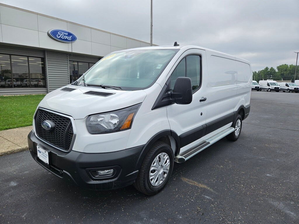 2024 Ford Transit photo 2