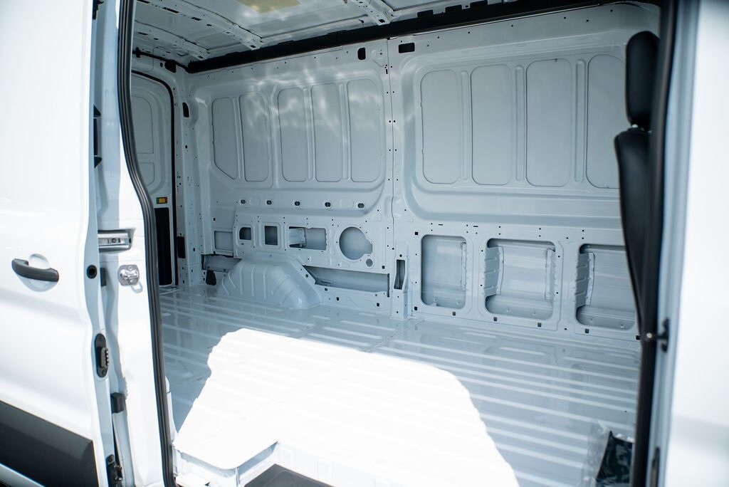 2025 Ford Transit photo 4