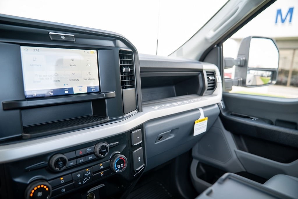 2025 Ford F-250 Super Duty XL - Photo 18