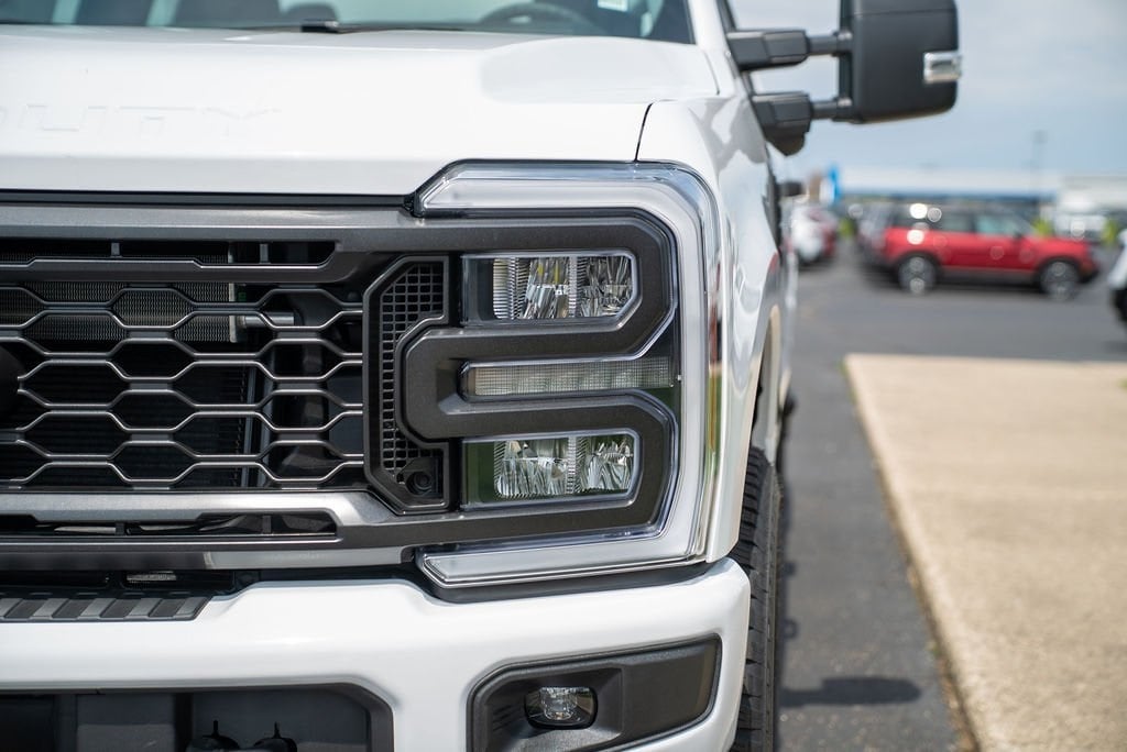 2025 Ford F-350 Super Duty XL - Photo 6